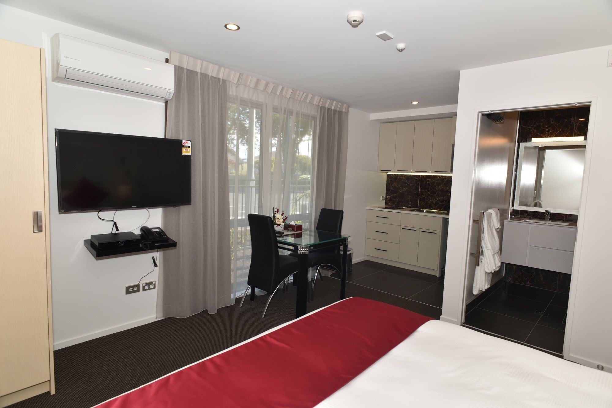 Bealey Plaza Motel Christchurch Zewnętrze zdjęcie A typical studio apartment