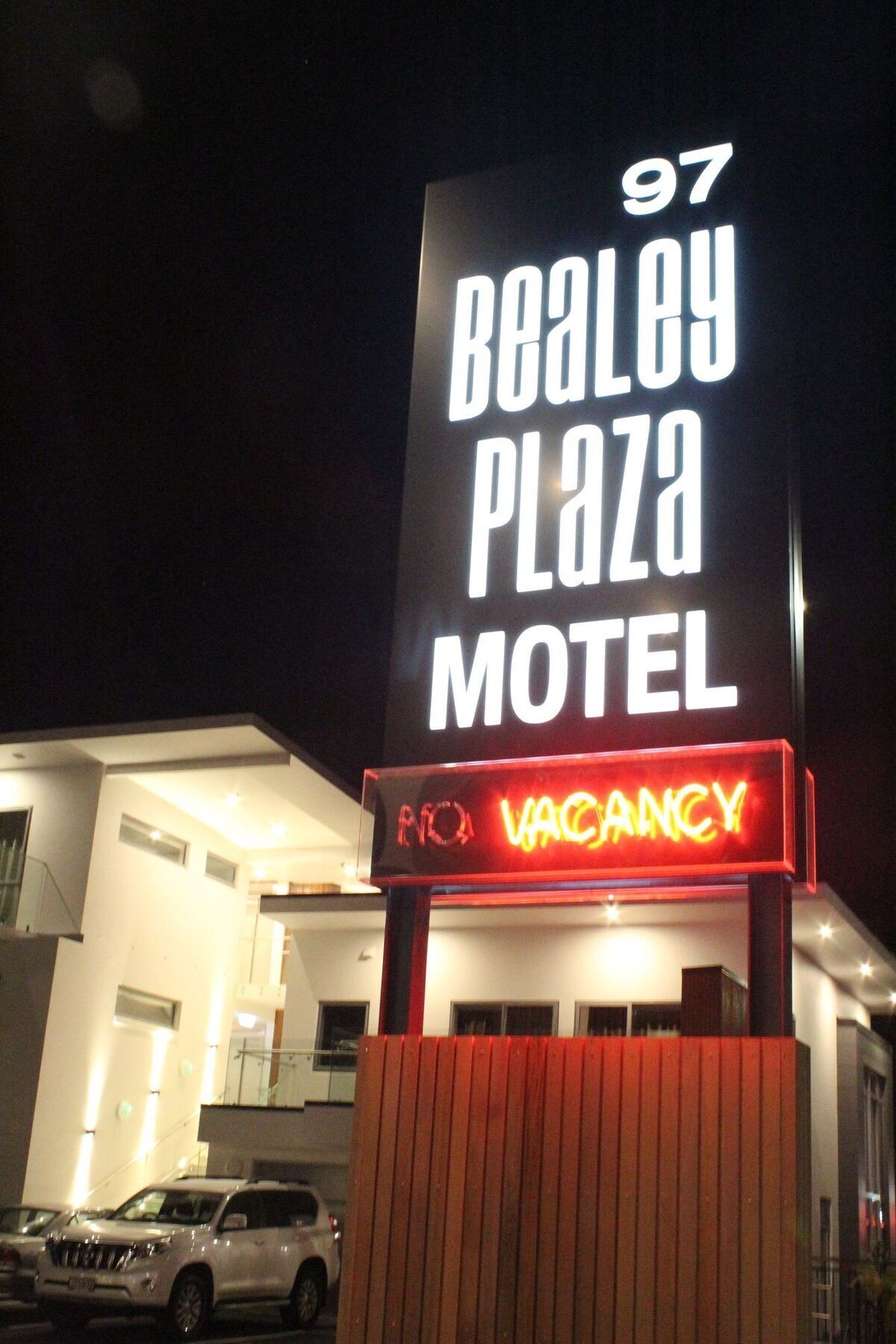 Bealey Plaza Motel Christchurch Zewnętrze zdjęcie The sign at the front of the motel