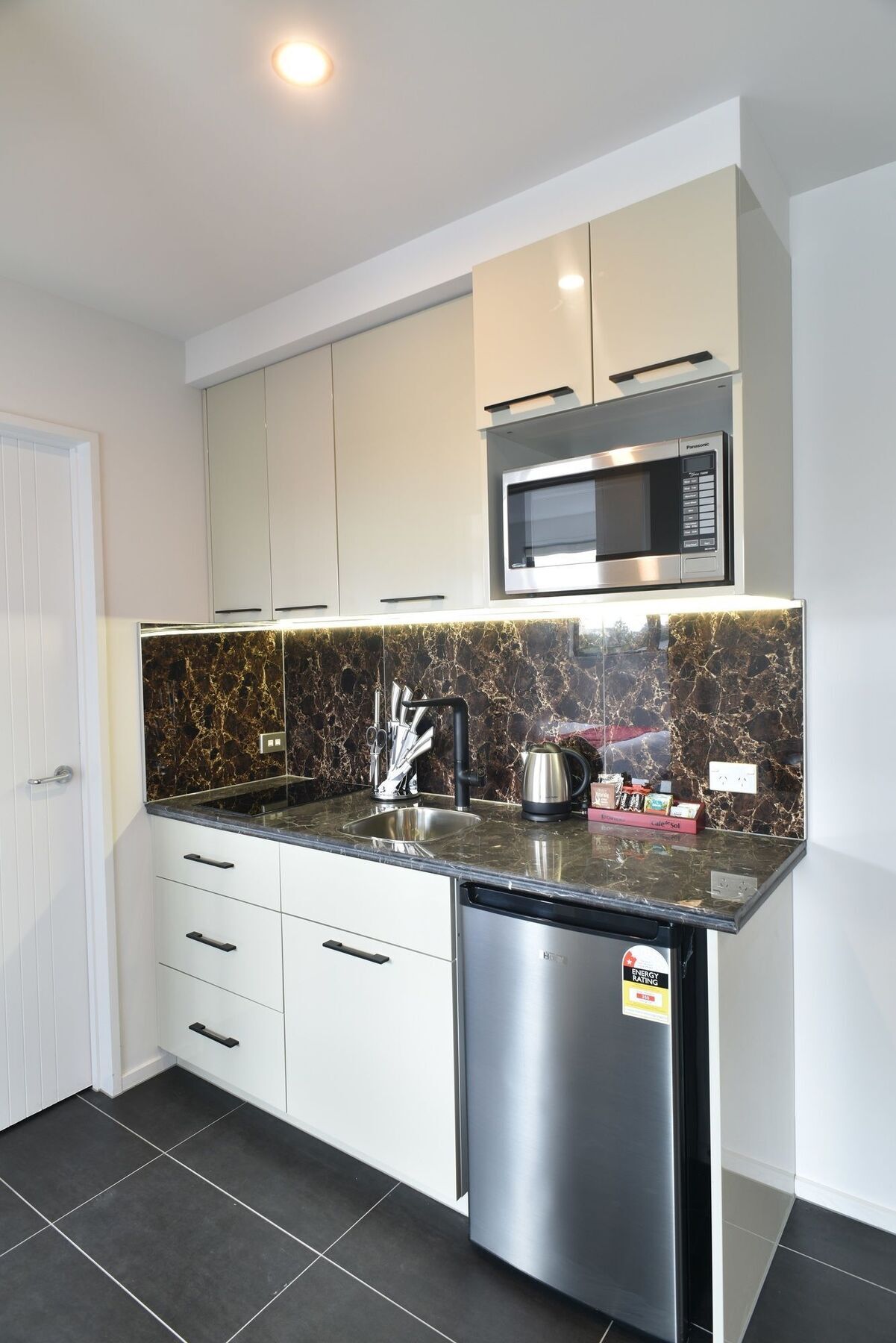 Bealey Plaza Motel Christchurch Zewnętrze zdjęcie A modern kitchen