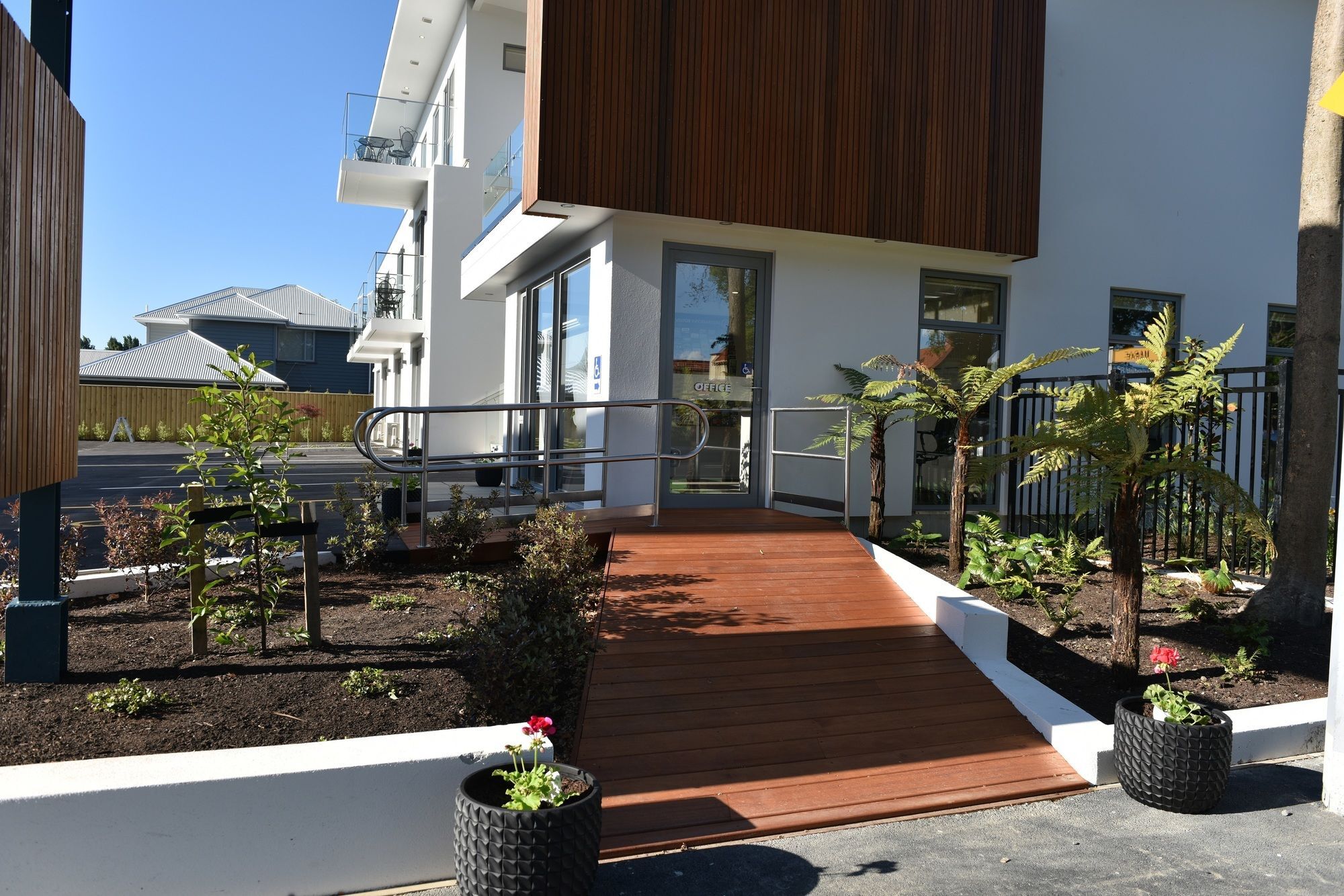 Bealey Plaza Motel Christchurch Zewnętrze zdjęcie A modern house in the suburb of St Johns